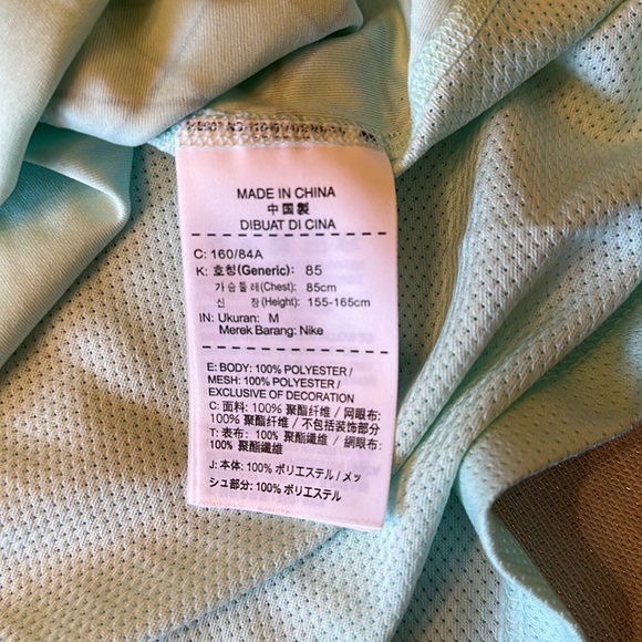 Nike Dri Fit Womans Short Sleeve Top mint green color Size M - Picture 5 of 9